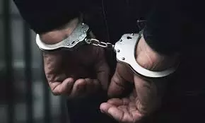 GRP Arrests 2 For Stealing Mobile Phones