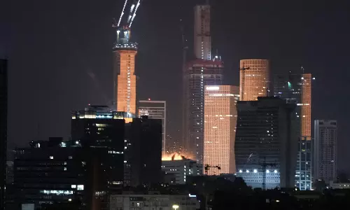 Starmer, Trump Stress Need for Dialogue in Iran-Israel Crisis Starmer, Trump Stress Need for Dialogue in Iran-Israel Crisis