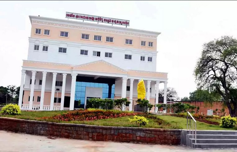 Telangana Medical Colleges Face Faculty Shortage Amidst NEET Counselling