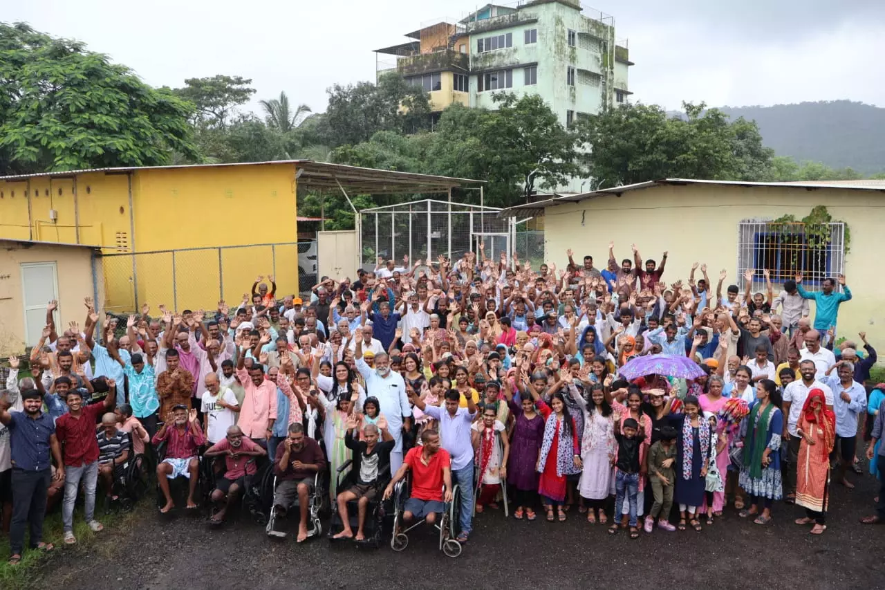 Destitute Celebrate Father’s Day With Pastor KM Philip At Seal Ashram, Near Mumbai