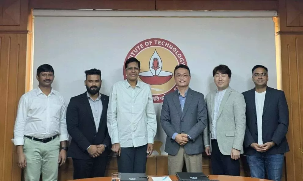 Samsung R&D Institute, Noida, IIT Madras Sign MoU To Drive Research On AI Samsung R&D Institute, Noida, IIT Madras Sign MoU To Drive Research On AI