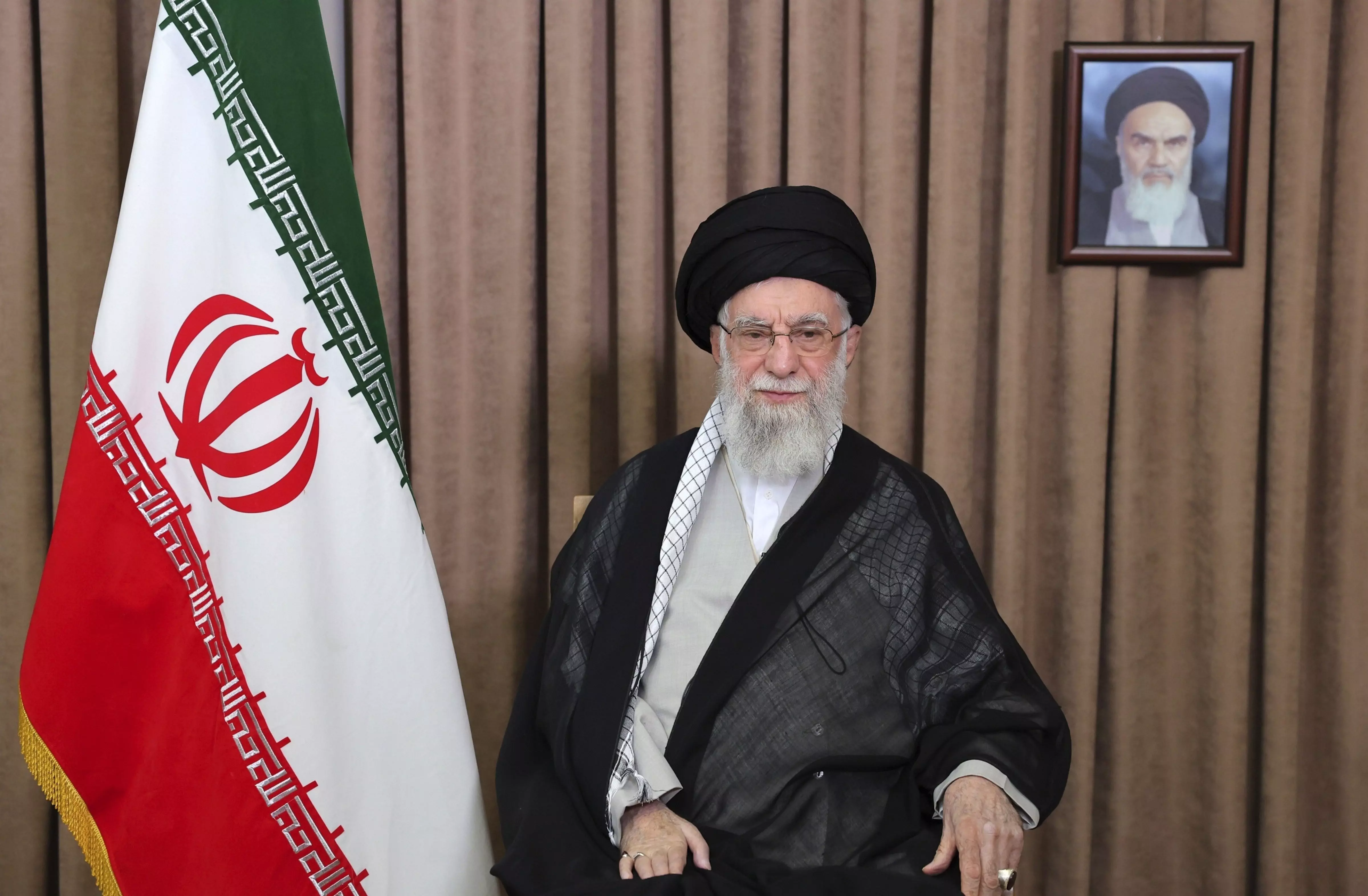 Israel Warns Irans Khamenei He Risks Fate Like Saddams