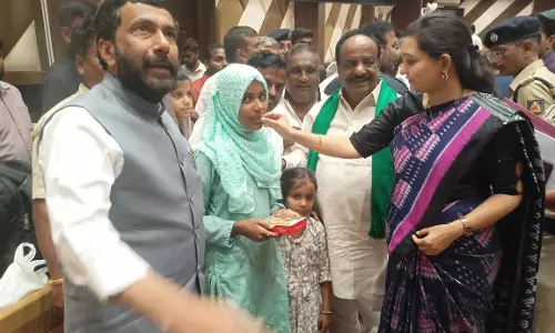 Dharwad Girl Who Wrote SSLC Exam After Father’s Death Gets Support for Higher Studies