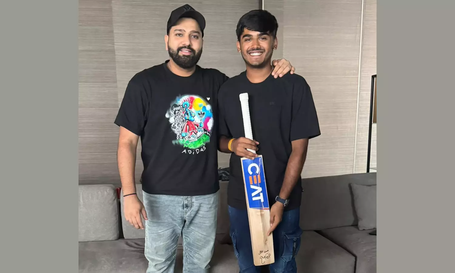 Skipper to Skipper: Ahead of England Tour, Rohit Sharma Gifts Bat to U-19 Captain Mhatre