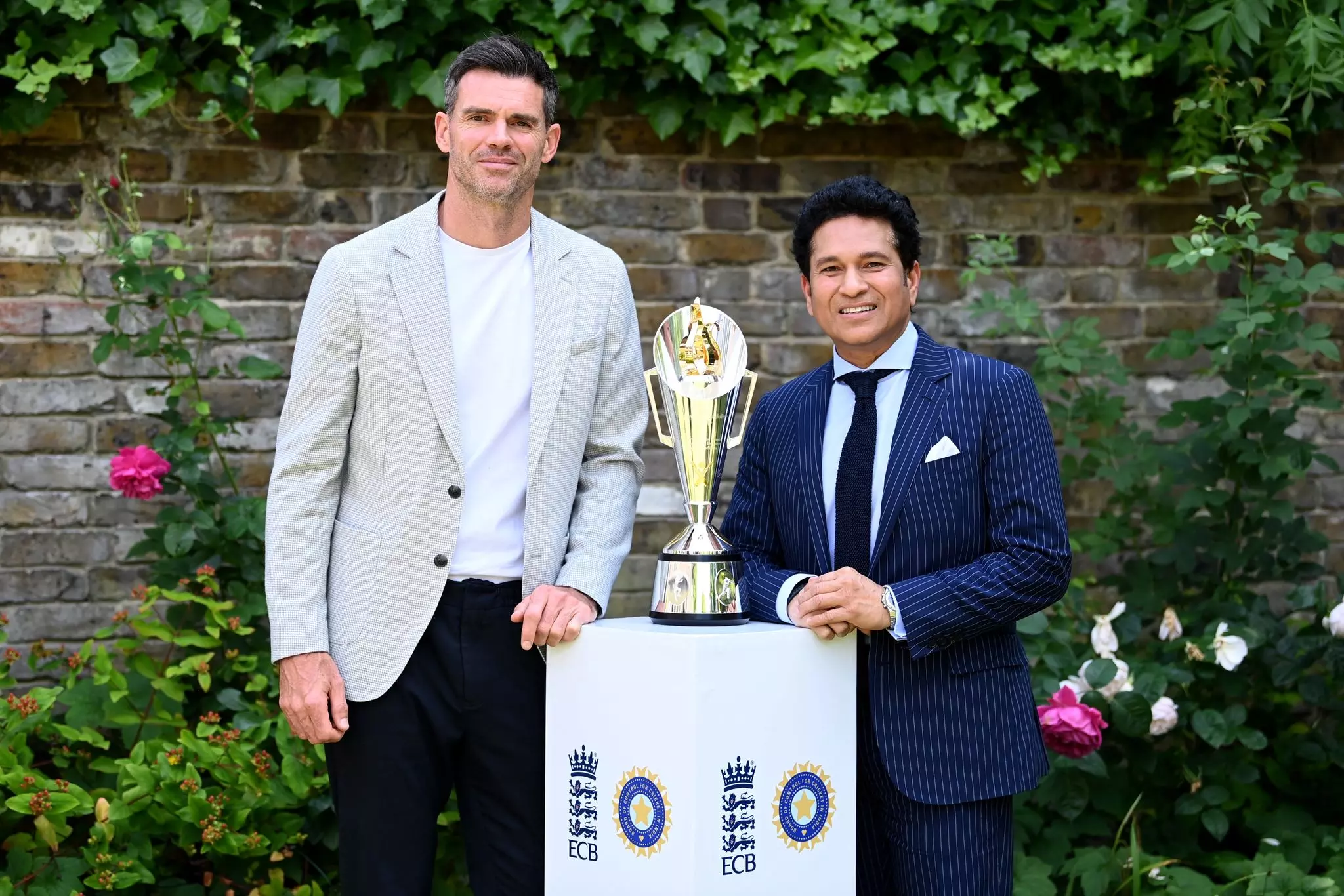 Anderson-Tendulkar Trophy Unveiled: What Sachin Told Pataudis Family!
