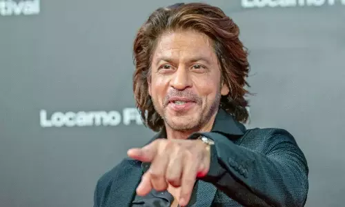 Exclusive: SRK Gives Nod To Mythri Movie Makers?