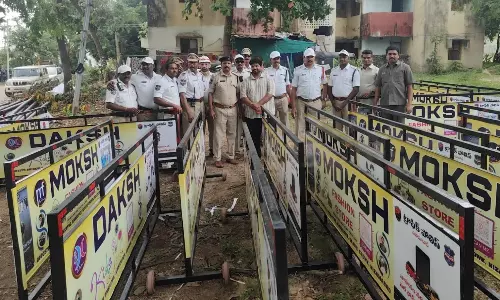 20 Barricades Gifted to Traffic Cops