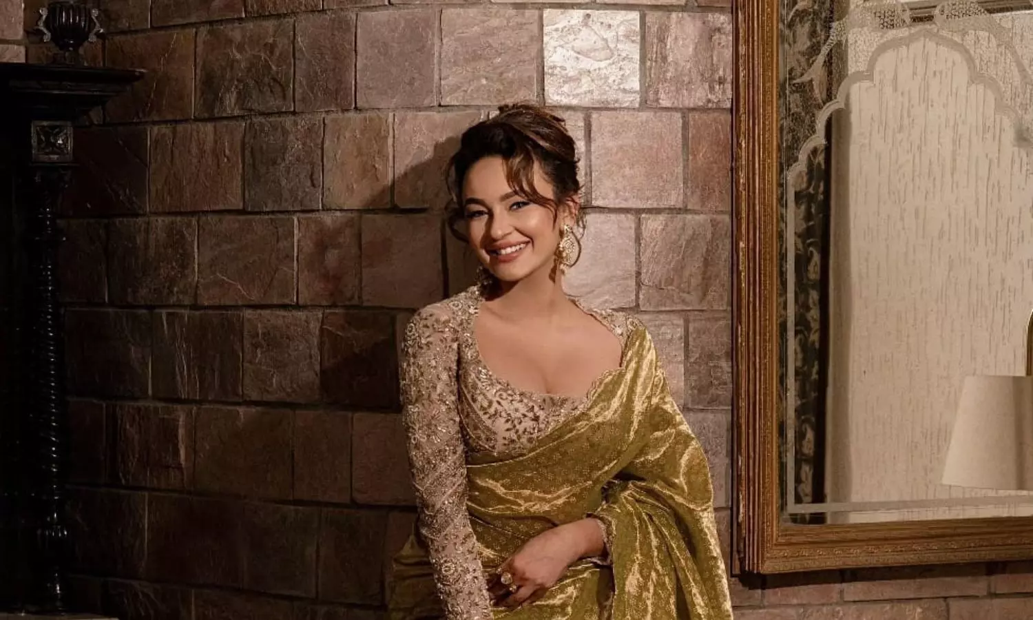 Award Winner Seerat Kapoor Shines in a Regal Pure Tissue Saree at Gaddar Awards