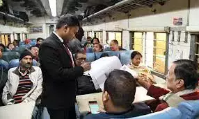 Honest TTI Returns Gold And Cash Bag To Passenger