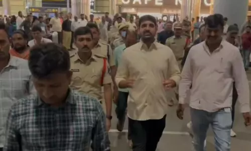 Warangal Police Arrest BRS MLA Padi Koushik Reddy