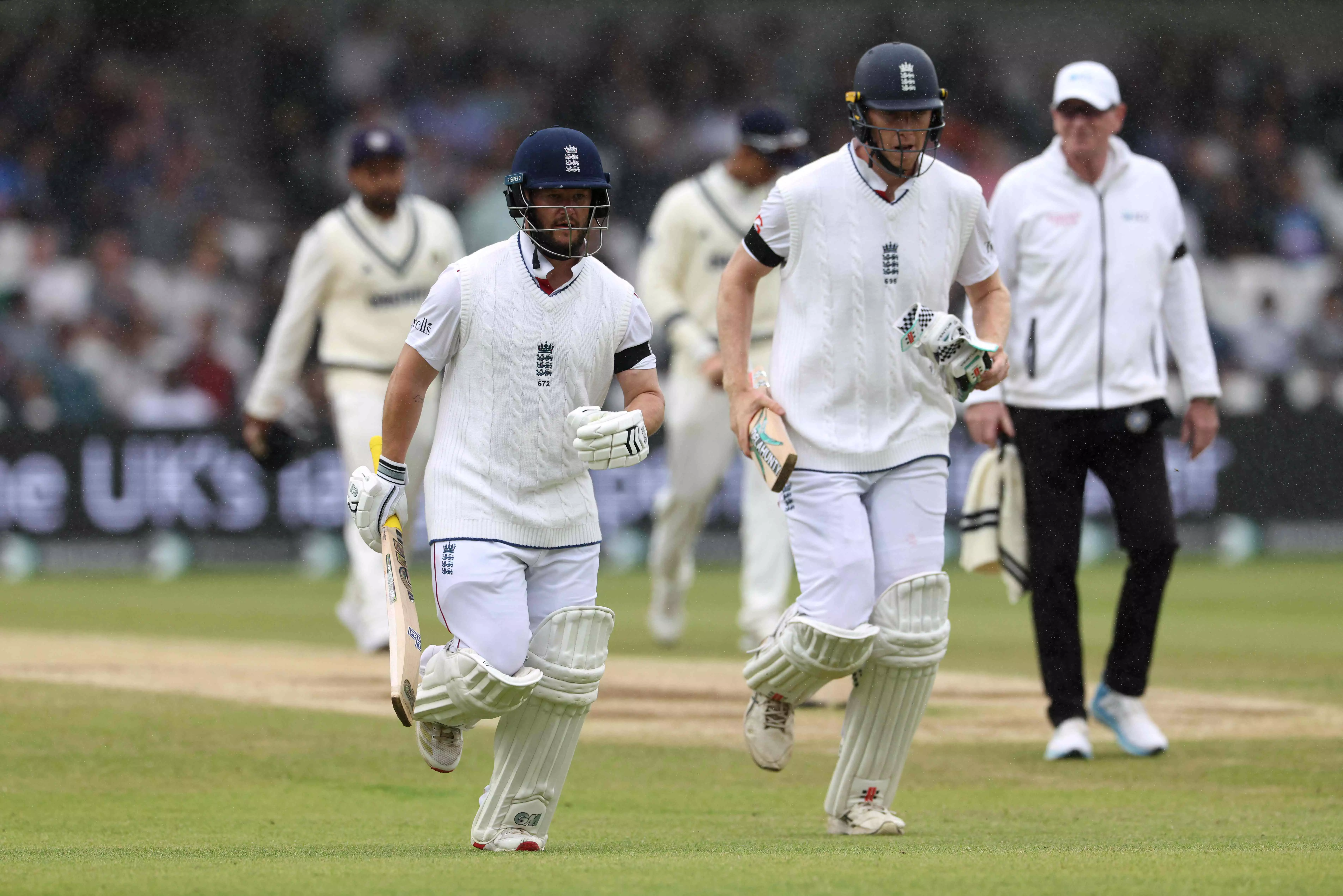 Leeds Test: Rain Briefly Halts Play as England Race to 181/0 Chasing 371 Leeds Test: Rain Briefly Halts Play as England Race to 181/0 Chasing 371