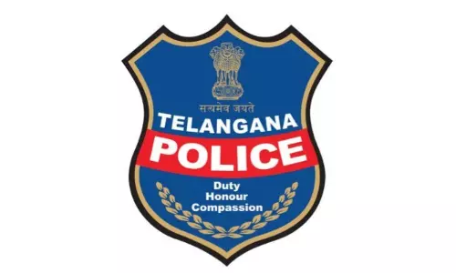 Warangal Police Gets Memo For Providing Security To Ex-MLC Konda Murali Against Rules