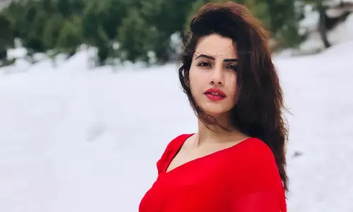 Actress Smriti Kalra Rescues Vulnerable Chicks, Inspires Others to Show Compassion