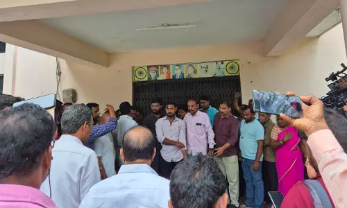 Minor Girl Gets Lover, Kin Murder Her Singer-Mom