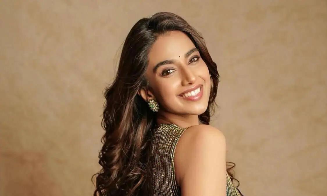 Meenaakshi Chaudhary Adopts New Spelling For Success