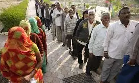 Shikha Mukerjee | Migrants And Voting: EC’s ‘stealth ops’ Start In Bihar Shikha Mukerjee | Migrants And Voting: EC’s ‘stealth ops’ Start In Bihar
