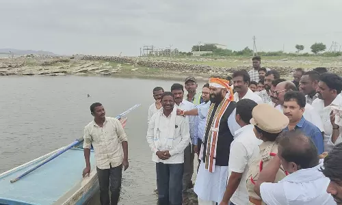 Uttam Faults BRS For Helping AP At Cost Of TG In Irrigation