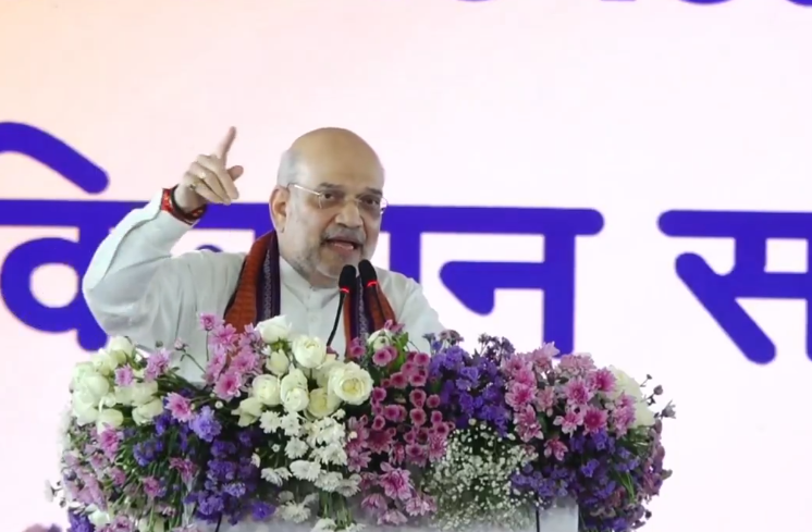 Shah Honors Jawans After Anti-Naxal Operation in Chhattisgarh