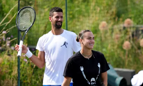 Wimbledon: Djokovic Crashes Sabalenkas Presser to Share Advice Wimbledon: Djokovic Crashes Sabalenkas Presser to Share Advice