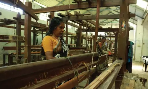 Resolute B2B Seeks GI Tag For Emmiganur Handloom Products Resolute B2B Seeks GI Tag For Emmiganur Handloom Products