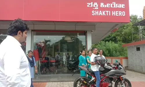 Udupi: Hero MotoCorp Gifts Centennial Bike To Udupi Youth Who Rode Across India On Old Splendor