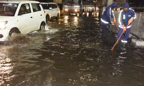Heavy Rains Lash Hyderabad, Trigger Waterlogging and Traffic Snarls