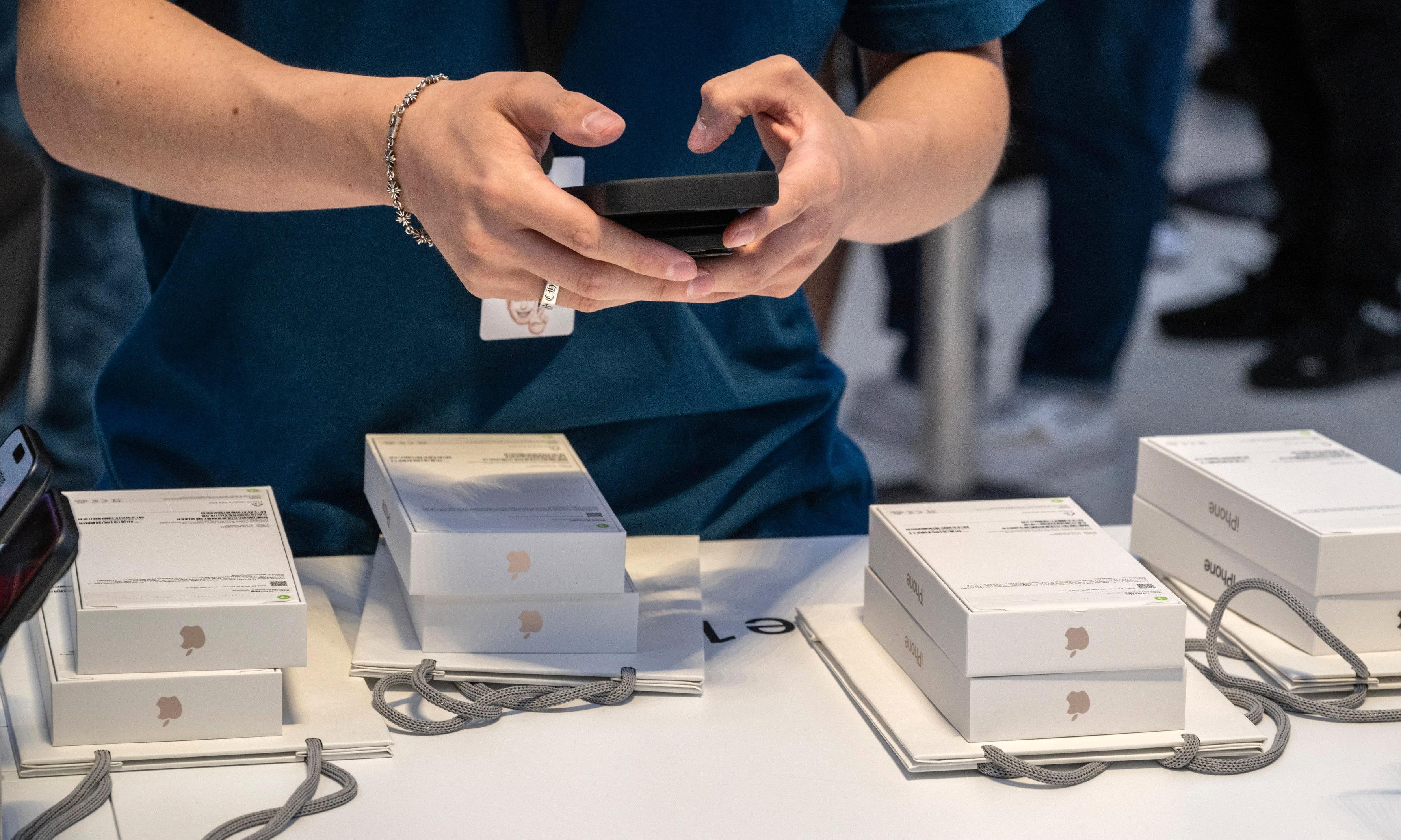 Apple Must Face DOJ's Smartphone Monopoly Lawsuit