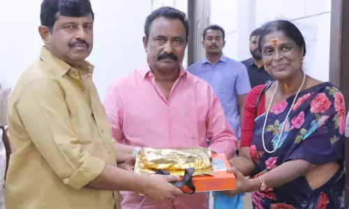 Pawan Kalyan extends ₹2 lakh to actress Vasuki Pakeeza