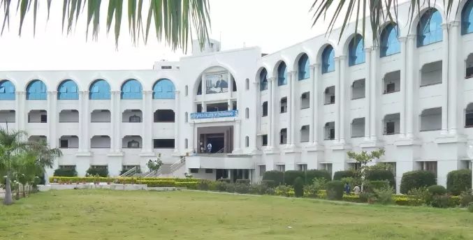 Six Booked for Threatening Principal Over Hijab Ban in Maharashtra College
