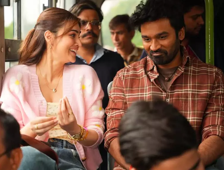 Kriti Heaps Praise On Dhanush