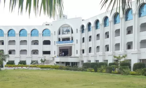Six Booked for Threatening Principal Over Hijab Ban in Maharashtra College Six Booked for Threatening Principal Over Hijab Ban in Maharashtra College
