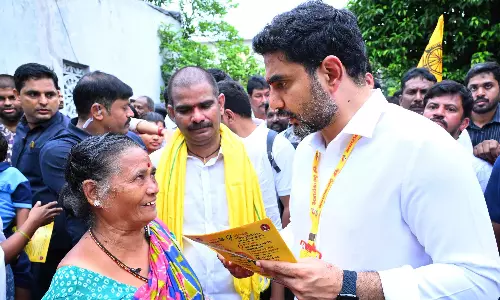 Lokesh at Suparipalanalo Tholi Adugu, Promises to Resolve Issues
