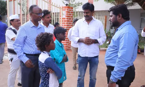 Begging Kids Join Nellore’s VR School Begging Kids Join Nellore’s VR School