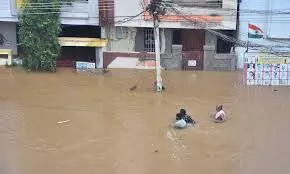 Traffic, Floods Plague Lal Darwaza Area