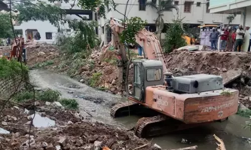 Hydraa  Erases Structures In Lingampally