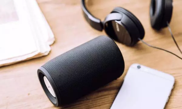 Indian Government Raises Security Risk Alert for Bluetooth Headphones