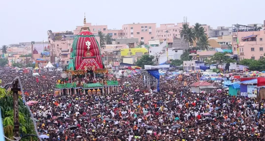 Bahuda Yatra Begins in Puri Amid Tight Security, Huge Turnout