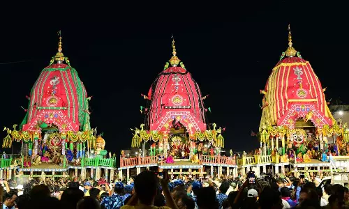 Lord Jagannath Dazzle in Suna Besha as Lakhs of Devotees Flock to Puri