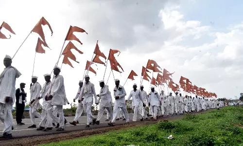 Waris From Telangana Visit Pandharpur on Ekadashi