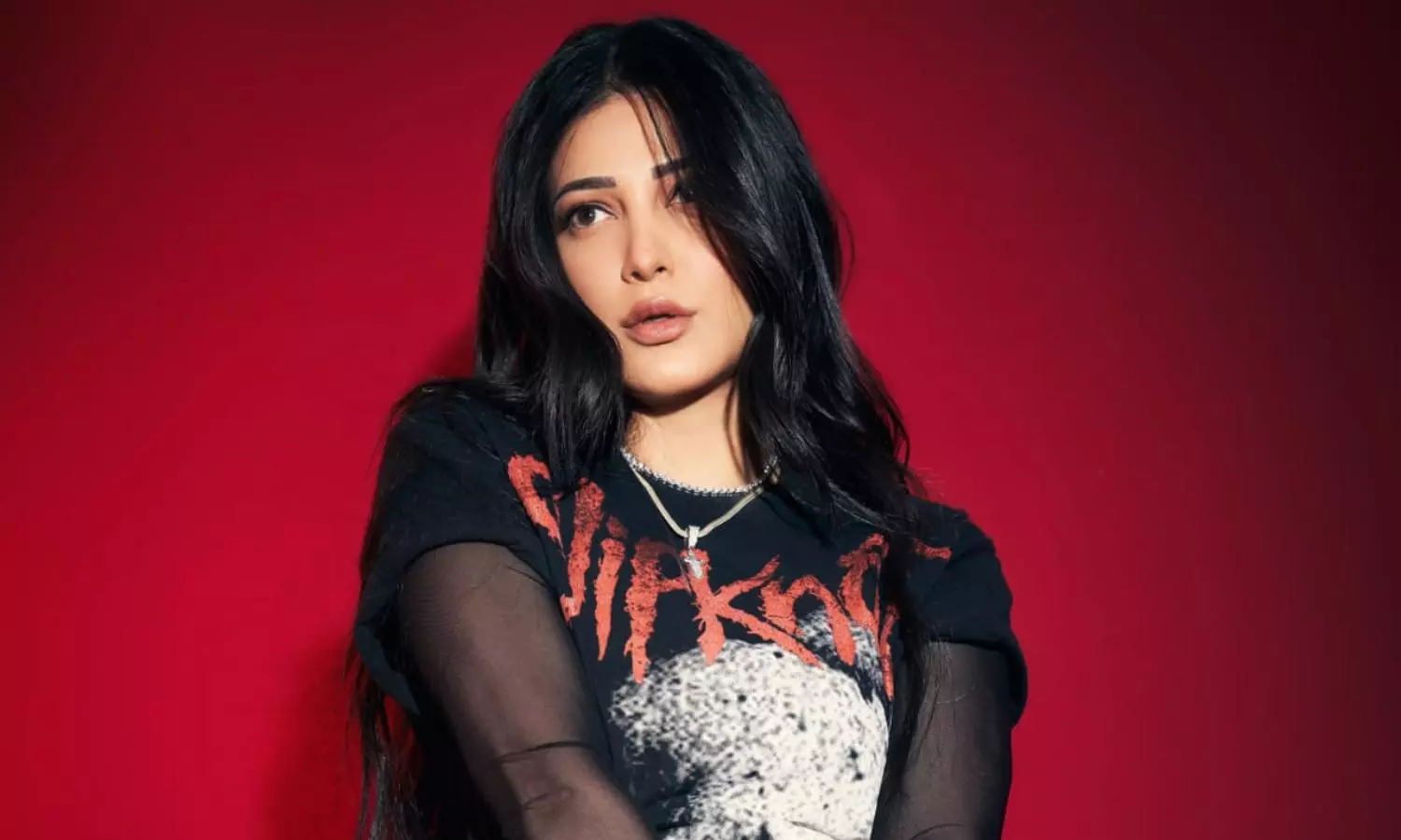 Shruti Haasan Takes A Tech Timeout Before ‘Coolie’ Storm