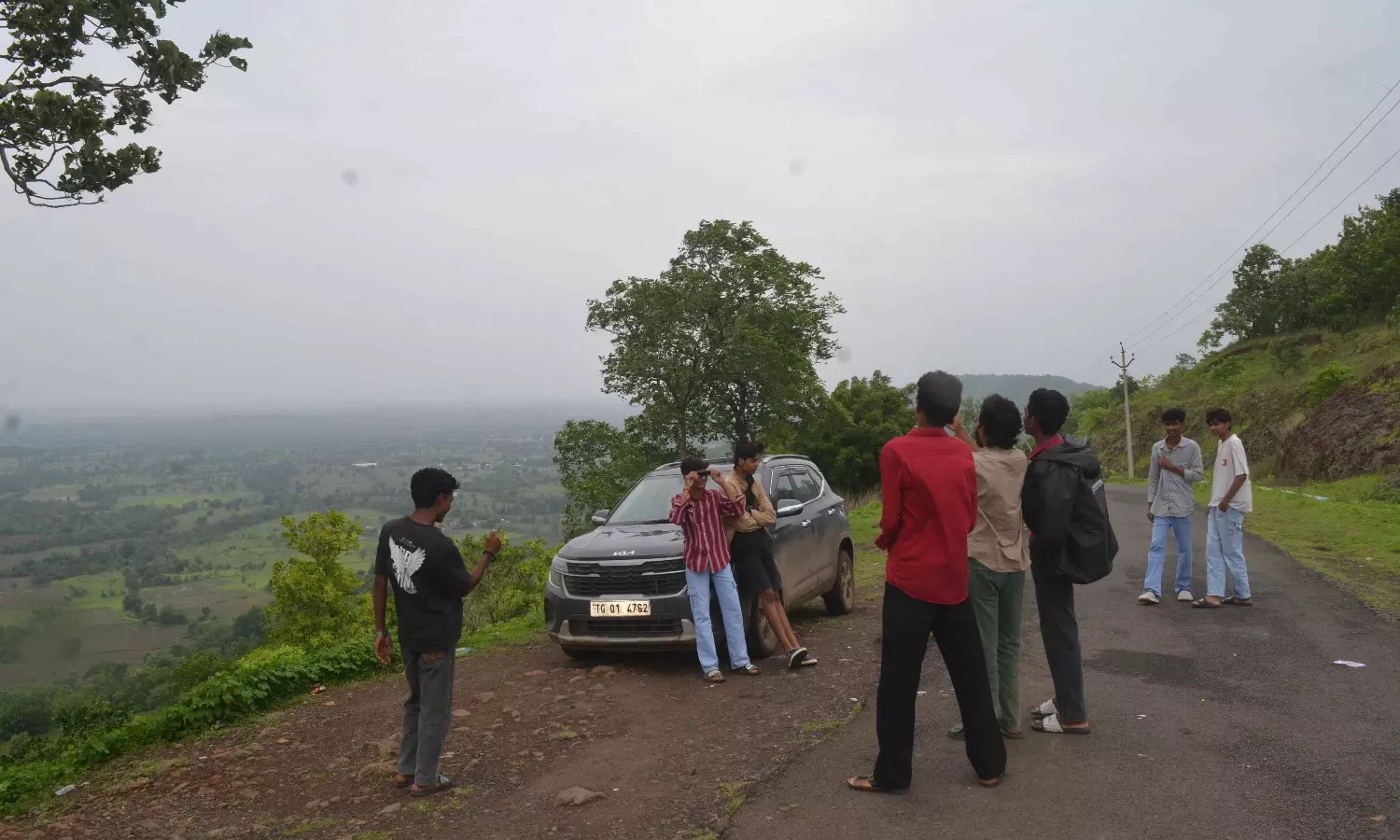 Khandala Ghats Turns Monsoon Tourist Hotspot
