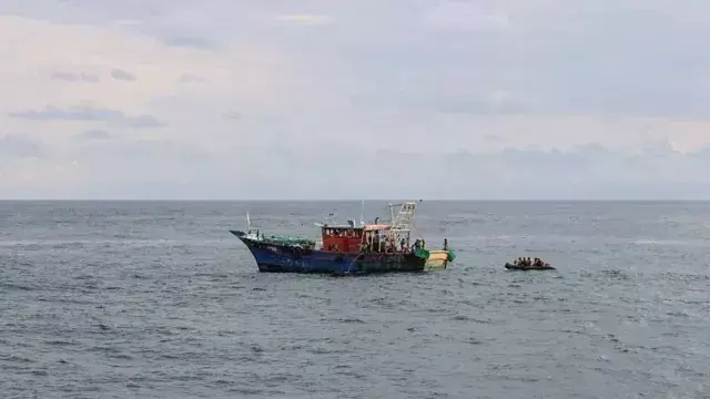 Suspicious Boat Spotted off Maharashtra Coast