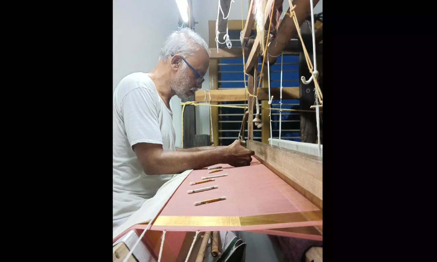 Venkatagiri Weaver Bags Sant Kabir Award For Excellence In Handloom