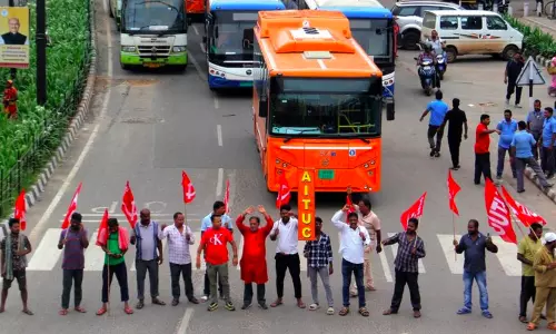 Telangana: Intuc, Trade Unions Protest Centre’s New Labour Codes, Policies Telangana: Intuc, Trade Unions Protest Centre’s New Labour Codes, Policies