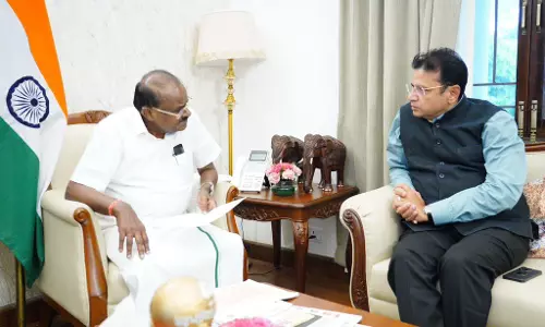 Sridhar Babu Meets Kumaraswamy, Seeks Revival Of Defunct CCI and SIIL In Telangana Sridhar Babu Meets Kumaraswamy, Seeks Revival Of Defunct CCI and SIIL In Telangana
