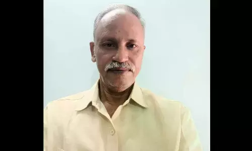 Lakka Srinivasulu felicitated for winning Sant Kabir Award