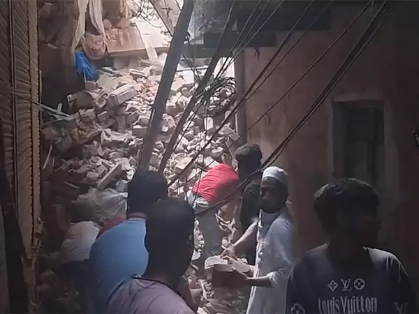 2 Dead, 8 Injured in 4-Storey Building Collapse in Delhi