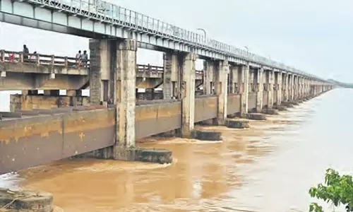 Godavari Flood At Dowleswaram Likely To Recede From Sunday: SDMA
