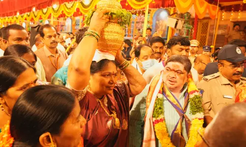 Bonalu Celebrations Commence At Sri Ujjaini Mahankali Temple On Colorful Note