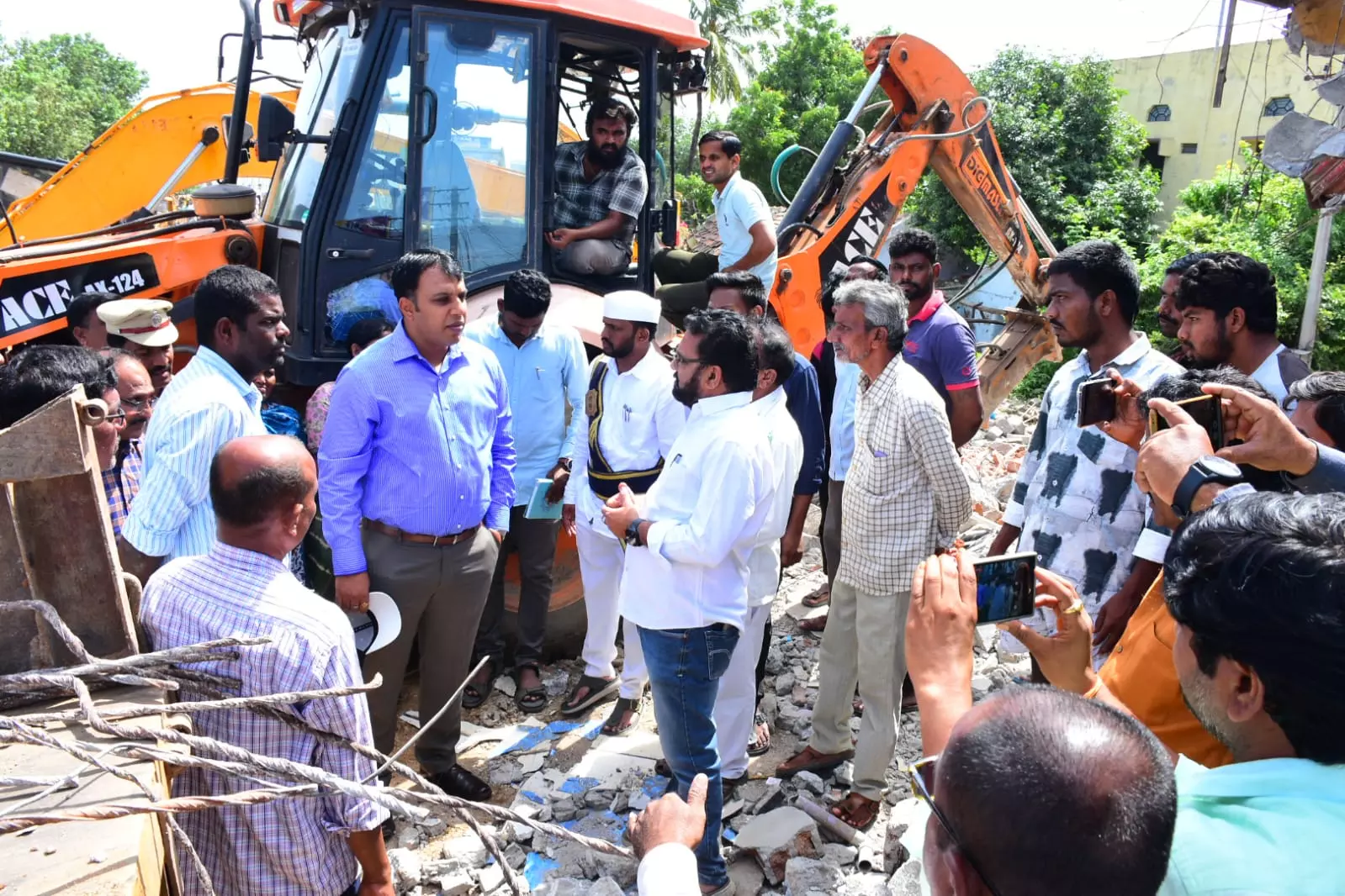 Stiff Resistance To Road Widening Projects In Vemulawada Stiff Resistance To Road Widening Projects In Vemulawada